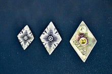 Load image into Gallery viewer, PH Casting- Diamond Flower