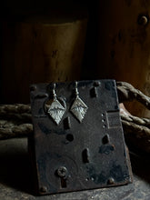 Load image into Gallery viewer, Weeping Diamonds
