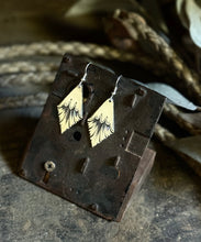 Load image into Gallery viewer, Weeping Diamonds
